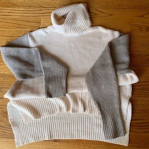 NWT Lulu colorblock turtleneck sweater, size M